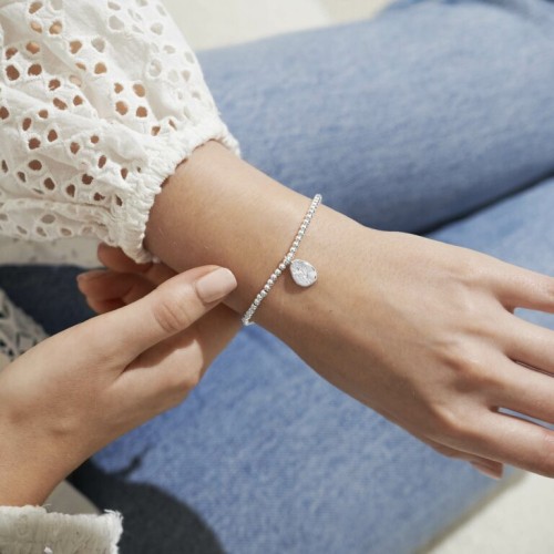 Joma A Little February Birth Flower Bracelet
