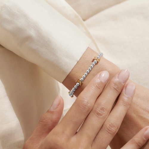 Joma Gold Kisses Bracelet Bar Bracelet